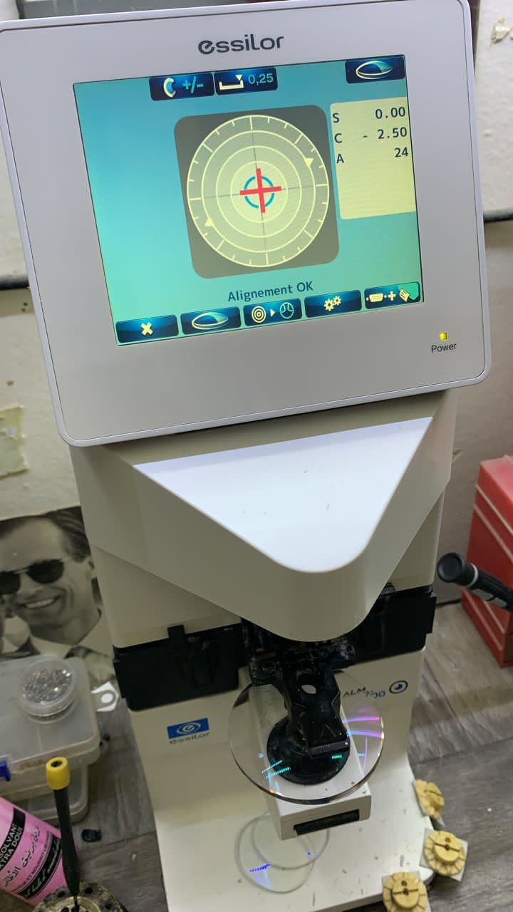دورة OptiPro — احتراف تركيب وتصليح النظّارات الطبّيّة